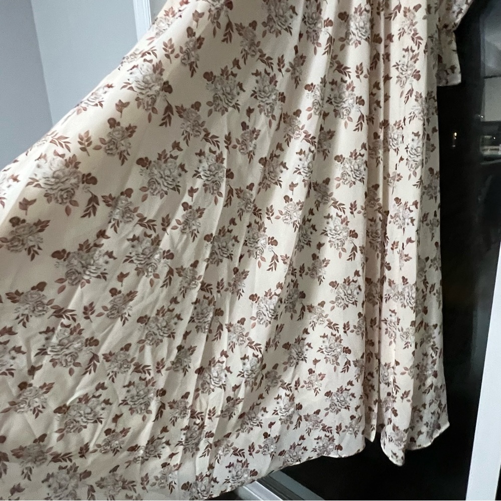 New with tags, Floral midi/maxi dress, tiered,Medium, printed, tan, brown - Picture 7 of 11
